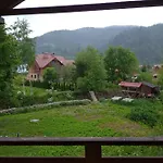 янчар з басейном Mykulychyn