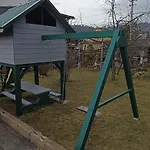 янчар з басейном Feriehus *