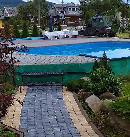 янчар з басейном *