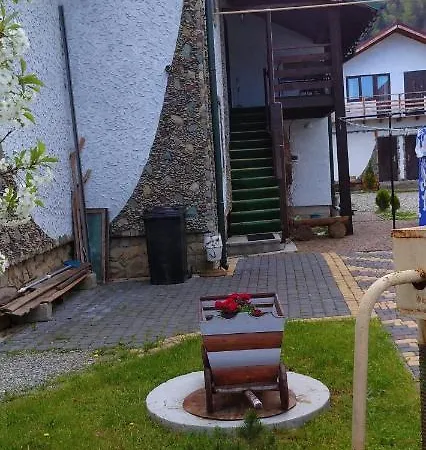 Casa de Férias янчар з басейном
