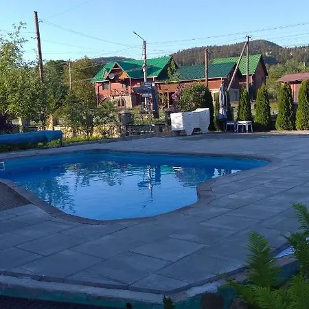 янчар з басейном Vakantiehuis