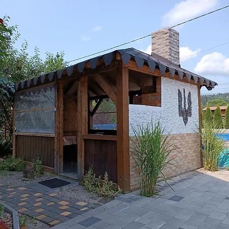 янчар з басейном Ferienhaus