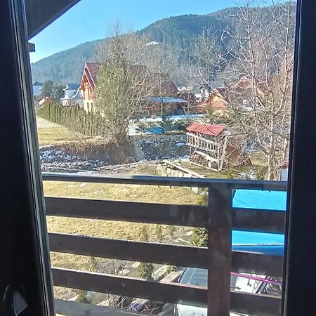Casa de Férias янчар з басейном
