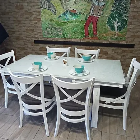 янчар з басейном Mykulychyn