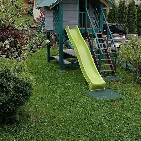 янчар з басейном Ferienhaus Mykulytschyn