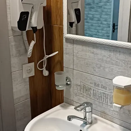 Vakantiehuis янчар з басейном *