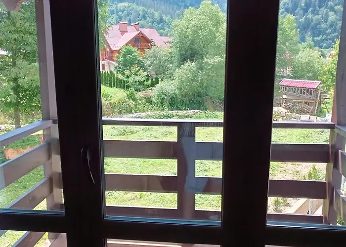 янчар з басейном Holiday home