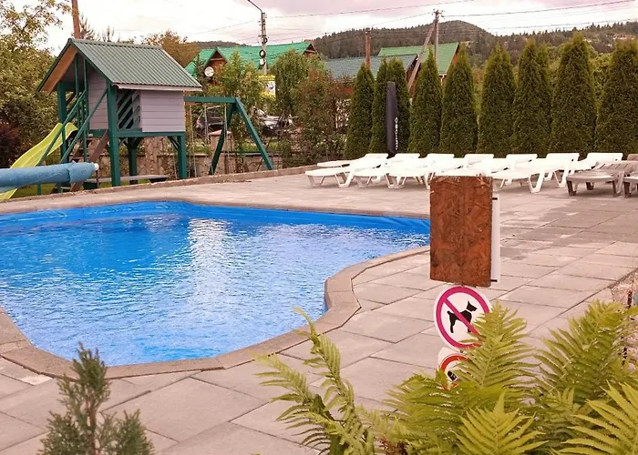 янчар з басейном Holiday home