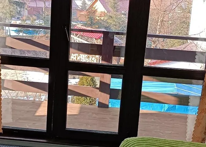 Holiday home янчар з басейном *
