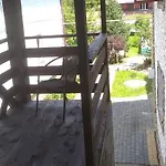 янчар з басейном