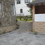 янчар з басейном 米库利钦