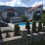 янчар з басейном 度假居 *
