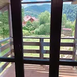 янчар з басейном 度假居