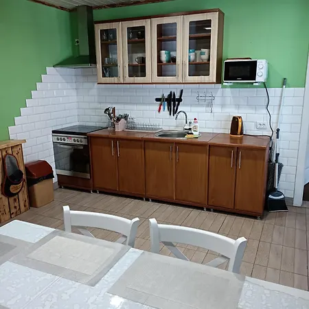 янчар з басейном