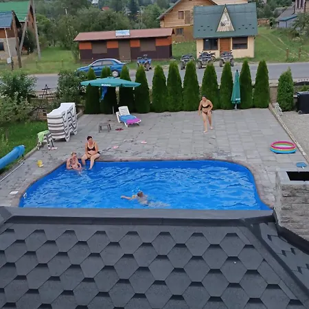 янчар з басейном Дом отдыха Микуличин