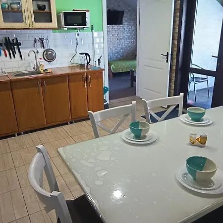 янчар з басейном Микуличин